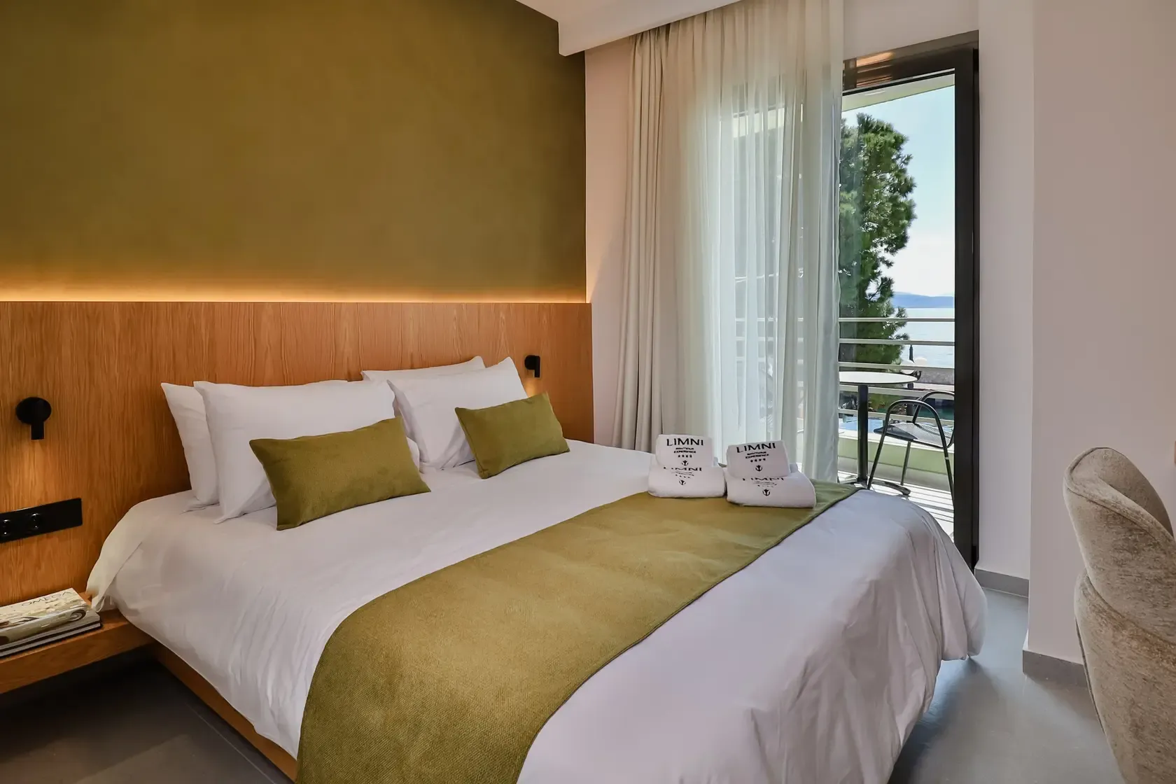 STANDARD DOUBLE ROOM WITH BALCONY